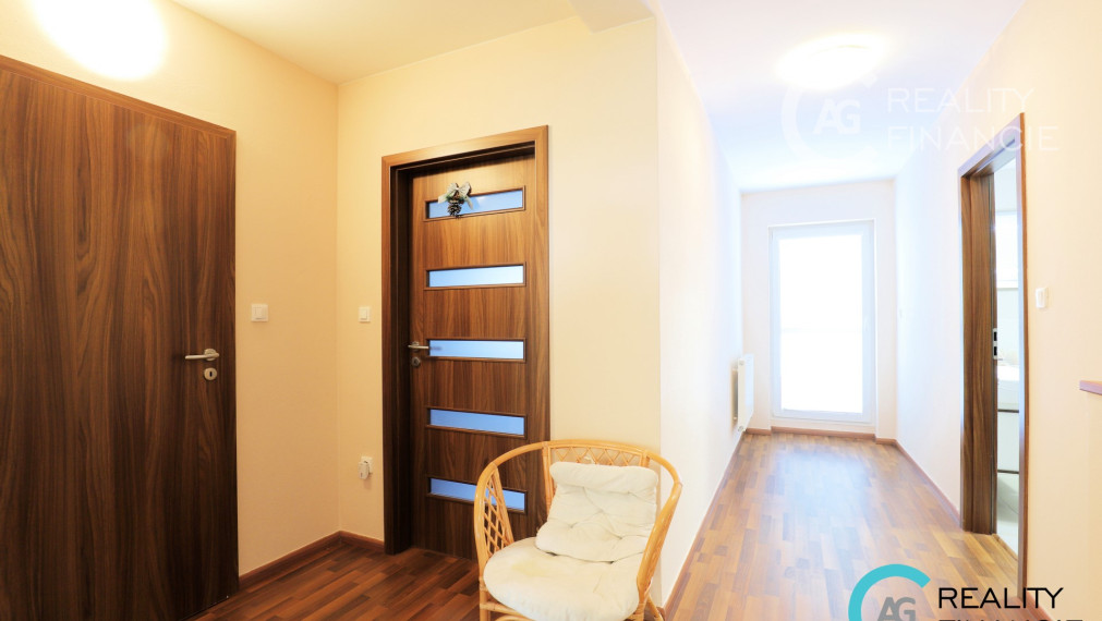 AG reality I PREDANÝ  krásny 5-izbový rodinný dom s osobitou  atmosférou - Horná Potôň