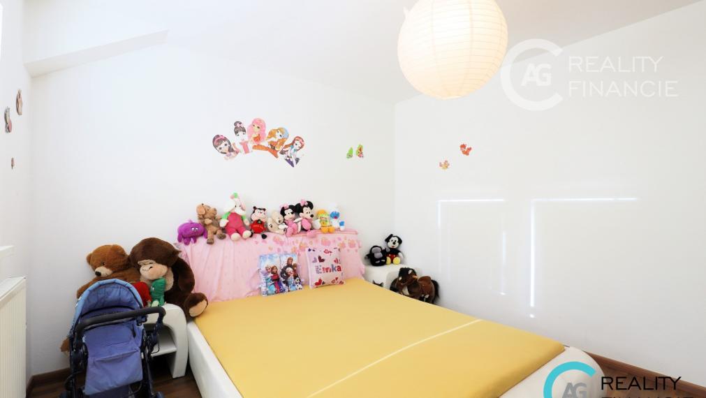 AG reality I PREDANÝ  krásny 5-izbový rodinný dom s osobitou  atmosférou - Horná Potôň