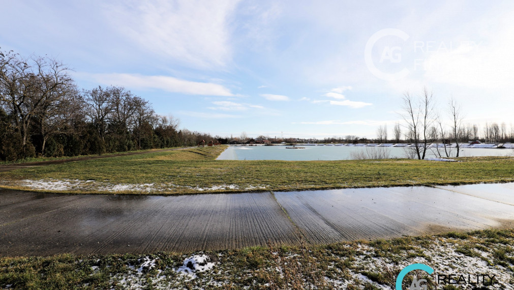 AG reality I PREDANÝ  krásny 5-izbový rodinný dom s osobitou  atmosférou - Horná Potôň