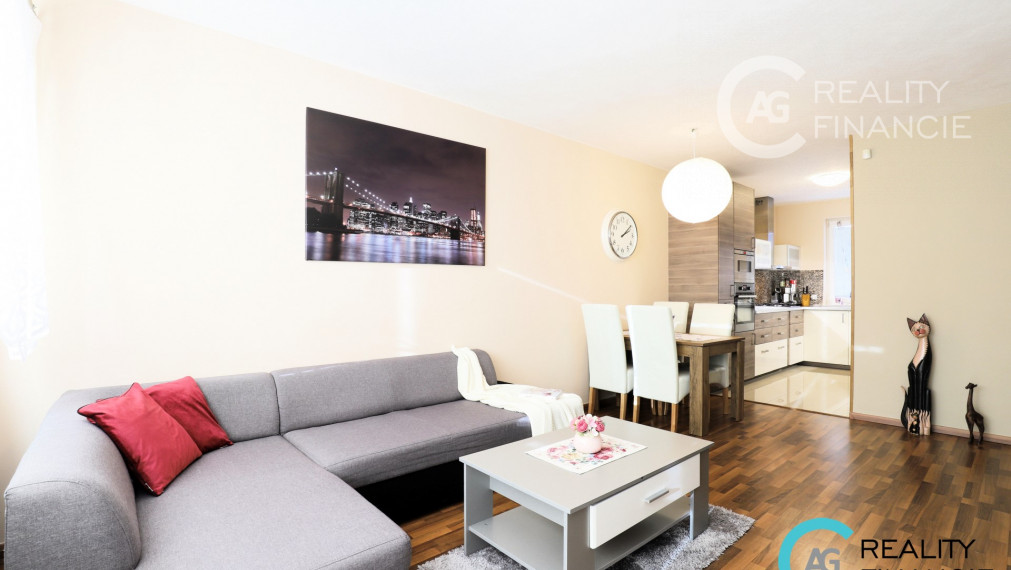 AG reality I PREDANÝ  krásny 5-izbový rodinný dom s osobitou  atmosférou - Horná Potôň