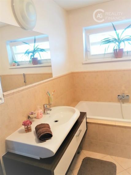 AG reality I na predaj priestranný 5-izbový rodinný dom v Hornej Potôňi