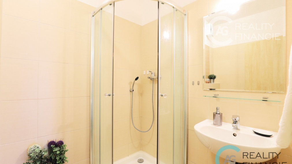 AG reality I PRENAJATÝ   - komplet zariadený 2-izbový byt  v  bezpečnom komplexe MELROSE