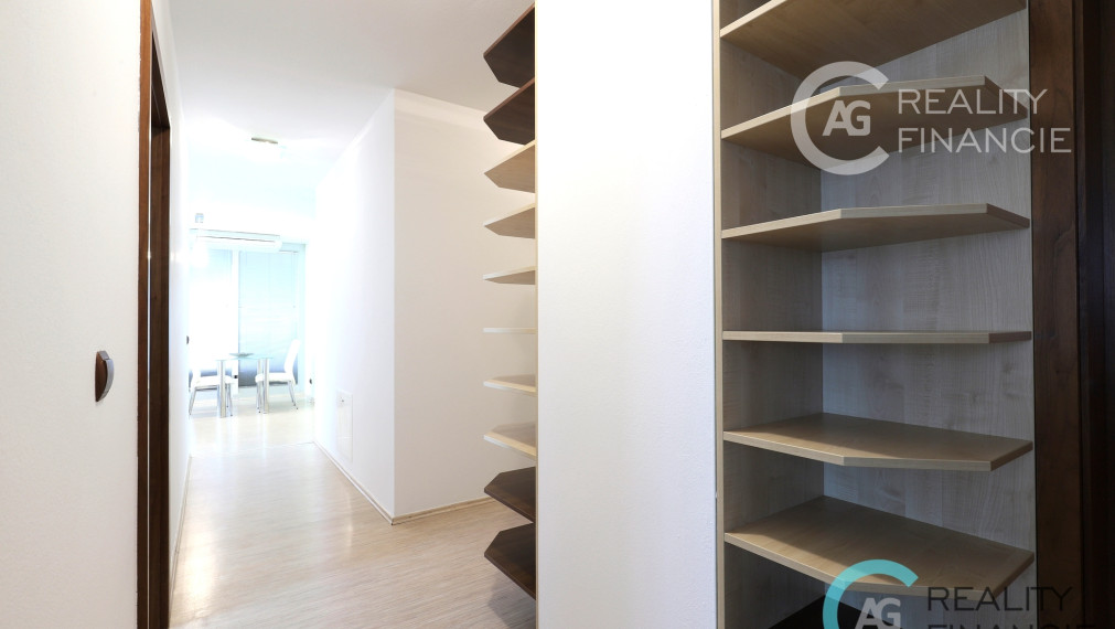 AG reality I PRENAJATÝ   - zariadený  3i. byt na  ZÁHRADNÍCKEJ - OCTOPUS