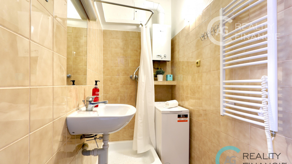 AG reality I PREDANÝ   priestranný 1-izbový byt blízko centa mesta