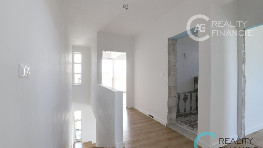 AG reality I PREDANÝ   POSLEDNÝ - 5 izb RD -mezonet  Miloslavov