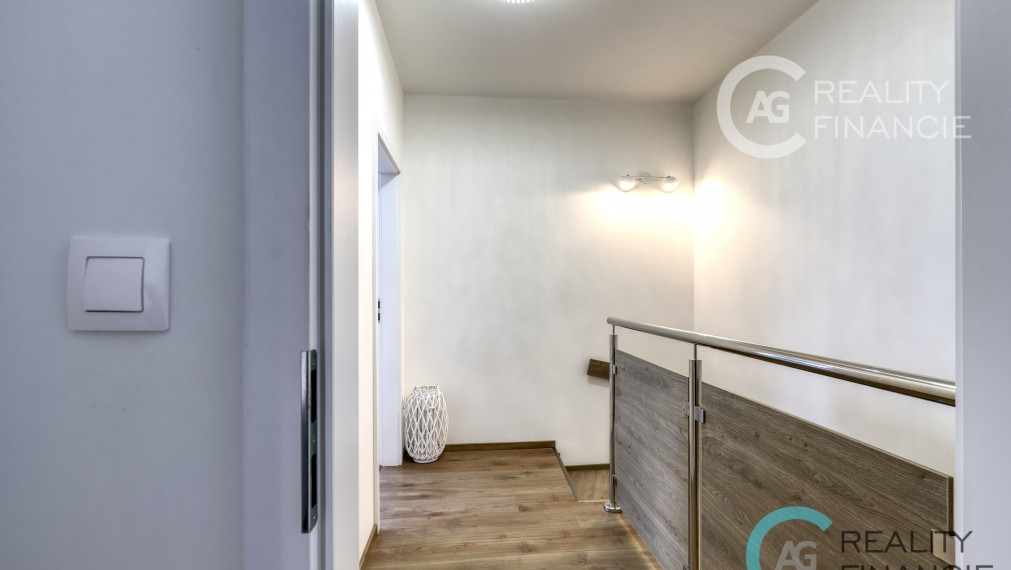 AG reality I PREDANÝ   3 izb  byt  so záhrad.  -mezonet  Miloslavov  zariadený