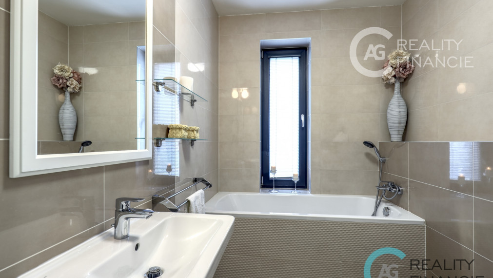 AG reality I PREDANÝ   3 izb  byt  so záhrad.  -mezonet  Miloslavov  zariadený