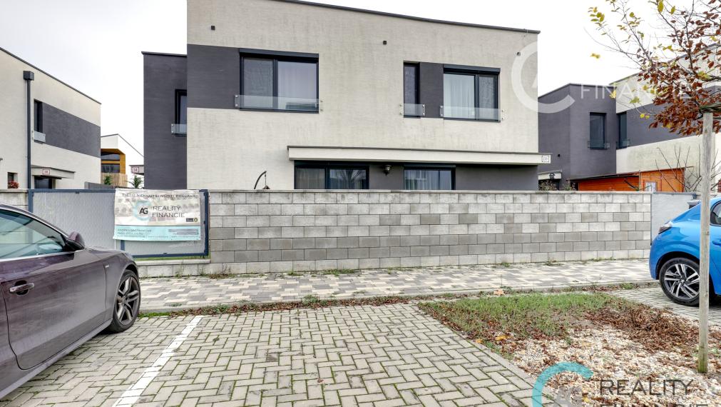 AG reality I PREDANÝ   3 izb  byt  so záhrad.  -mezonet  Miloslavov  zariadený