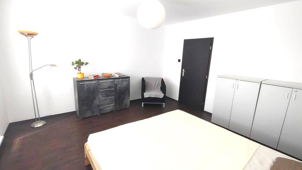 AG reality I NA PREDAJ   komplet zariadený 3-izbový byt  Petržalka