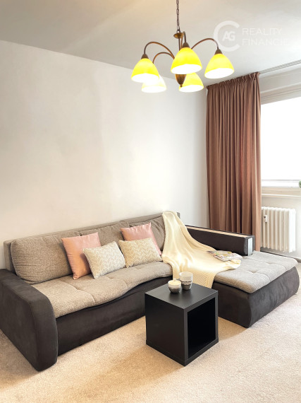 AG Reality IPRENAJATÝ  ZARIADENÝ 3I. BYT S VOĽNÝM PARKOVANÍM PRED BYTOVÝM DOMOM