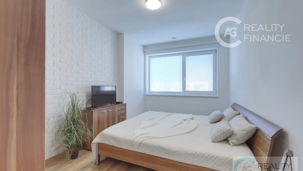 AG REALITY I NA PREDAJ – NADŠTADARDNE ZARIADENÝ 4i.  DOM V DVOJDOME S BAZÉNOM