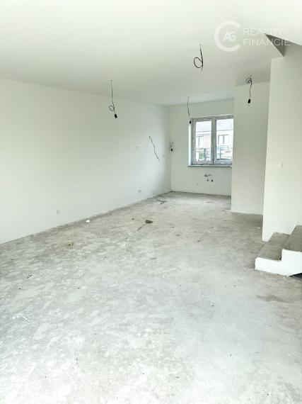 AG REALITY I NA PREDAJ  POSLEDNÝ - 4 IZBOVÝ MEZ. BYT V DVOJDOME v Miloslavove