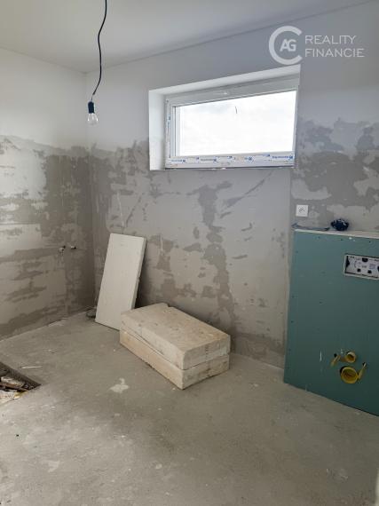 AG REALITY I NA PREDAJ  POSLEDNÝ - 4 IZBOVÝ MEZ. BYT V DVOJDOME v Miloslavove