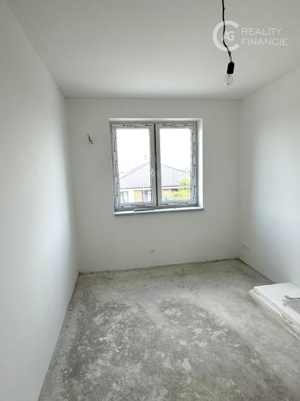 AG REALITY I NA PREDAJ  POSLEDNÝ - 4 IZBOVÝ MEZ. BYT V DVOJDOME v Miloslavove