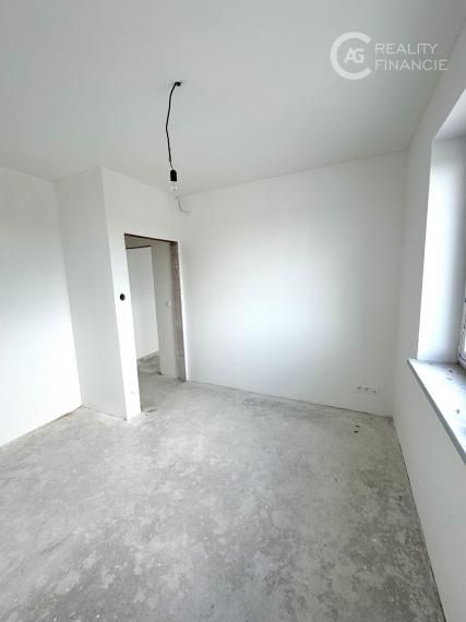 AG REALITY I NA PREDAJ  POSLEDNÝ - 4 IZBOVÝ MEZ. BYT V DVOJDOME v Miloslavove