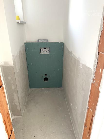 AG REALITY I NA PREDAJ  POSLEDNÝ - 4 IZBOVÝ MEZ. BYT V DVOJDOME v Miloslavove