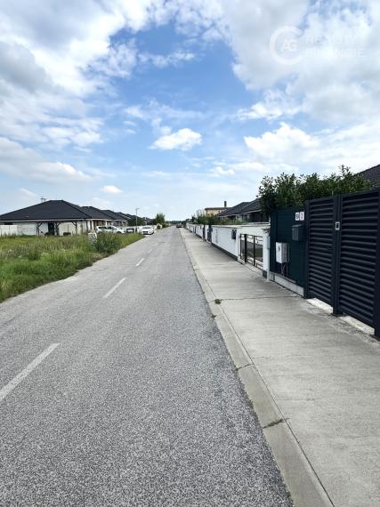 AG REALITY I NA PREDAJ  POSLEDNÝ - 4 IZBOVÝ MEZ. BYT V DVOJDOME v Miloslavove