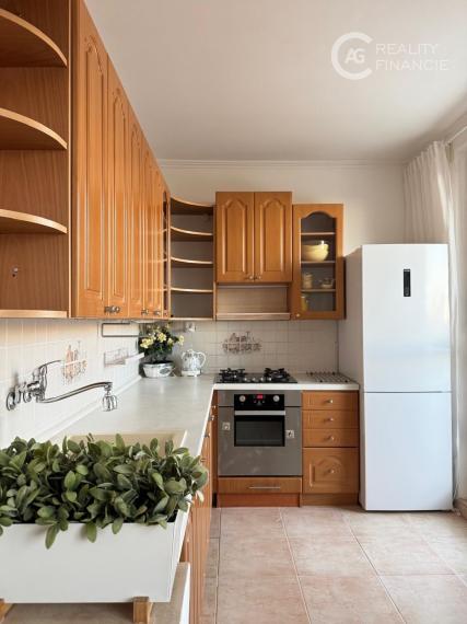 AG REALITYI NA PRENÁJOM KOMPLETNE ZARIADENÝ 3I. BYT PRI OC RETRO