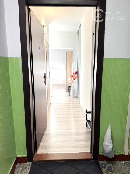 AGREALITYI NA PRENÁJOM KOMPLETNE ZARIADENÝ 1I. BYT V BLÍZKOSTI VRAKUNSKÉHO LESÍKA