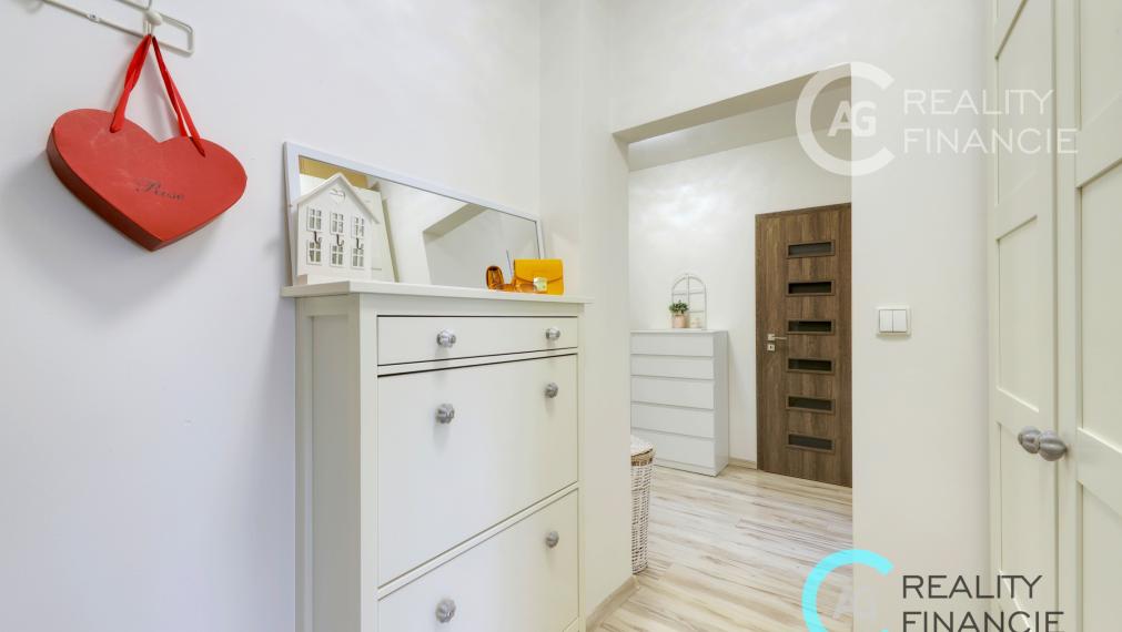 AG REALITYI NA PREDAJ 3izb. byt kompl. rekonštruovaný  začiatok Petržalky - Gessayova ul.