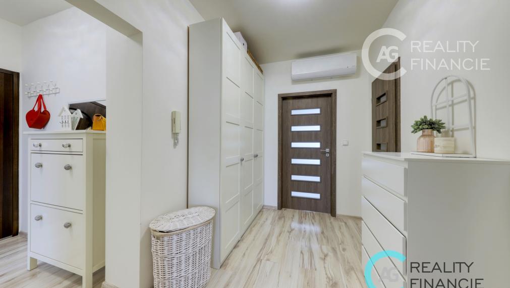 AG REALITYI NA PREDAJ 3izb. byt kompl. rekonštruovaný  začiatok Petržalky - Gessayova ul.