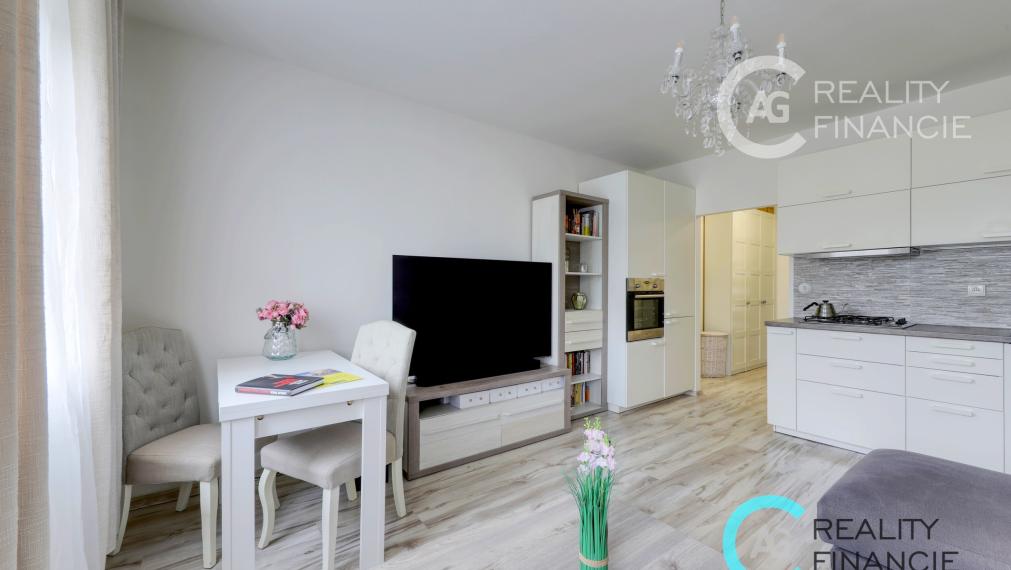 AG REALITYI NA PREDAJ 3izb. byt kompl. rekonštruovaný  začiatok Petržalky - Gessayova ul.