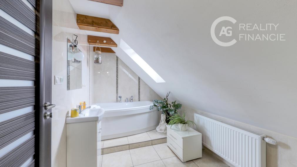 AG REALITY I NA PREDAJ EXKLUZÍVNY  – ŠTÝLOVÝ 5-IZ. ROD. DOM S JEDINEČNOU ZÁHRADOU V SRDCI LIMBACHU