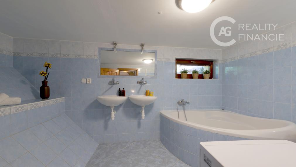 AG REALITY I NA PREDAJ EXKLUZÍVNY  – ŠTÝLOVÝ 5-IZ. ROD. DOM S JEDINEČNOU ZÁHRADOU V SRDCI LIMBACHU