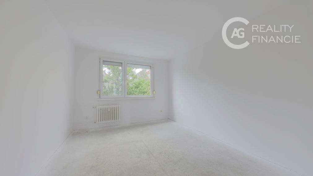 AG REALITYI NA PREDAJ -3 IZB.BYT S BALKÓNOM OBKOLESENÝ ZELEŇOU