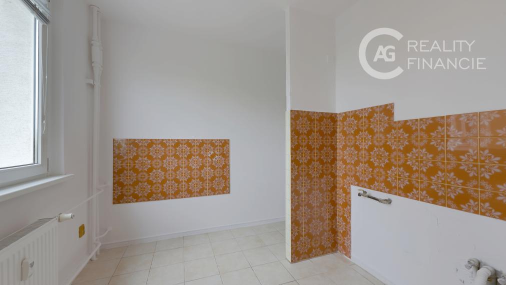 AG REALITYI NA PREDAJ -3 IZB.BYT S BALKÓNOM OBKOLESENÝ ZELEŇOU