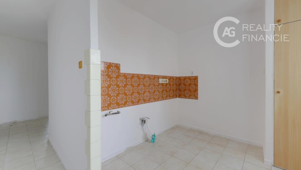 AG REALITYI NA PREDAJ -3 IZB.BYT S BALKÓNOM OBKOLESENÝ ZELEŇOU