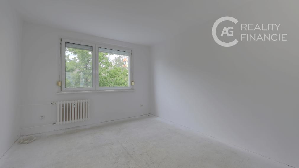 AG REALITYI NA PREDAJ -3 IZB.BYT S BALKÓNOM OBKOLESENÝ ZELEŇOU