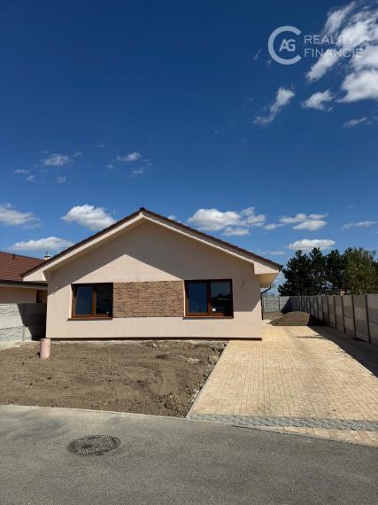 AG REALITY I NA PREDAJ SAMOSTATNÉ ROD.DOMY 4 IZB- MILOSLAVOV
