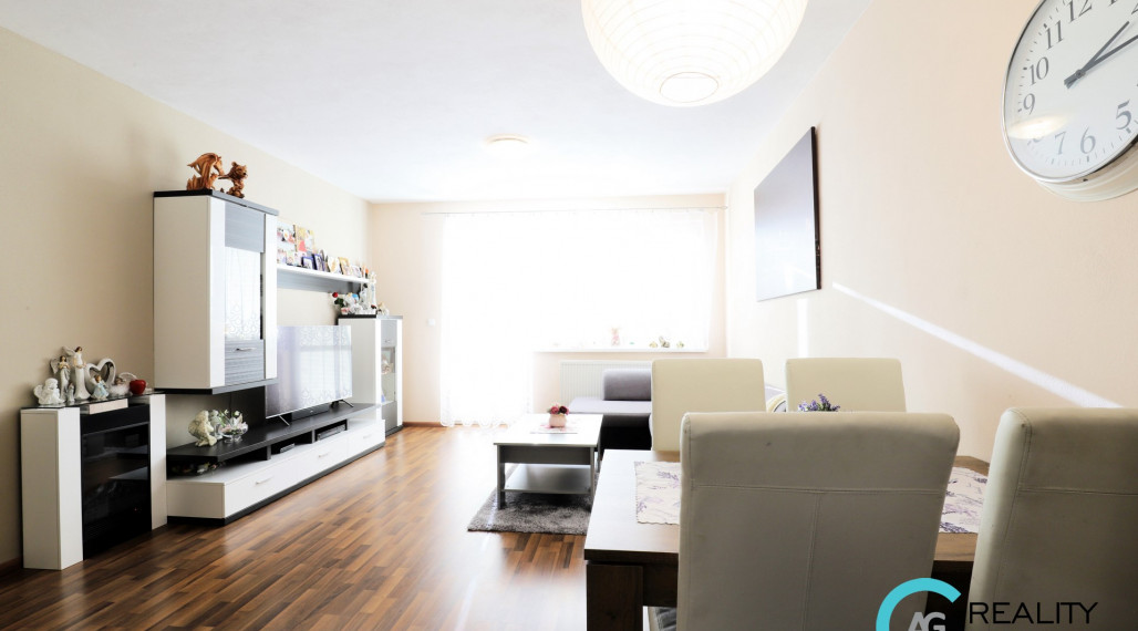 AG reality I PREDANÝ  krásny 5-izbový rodinný dom s osobitou  atmosférou - Horná Potôň