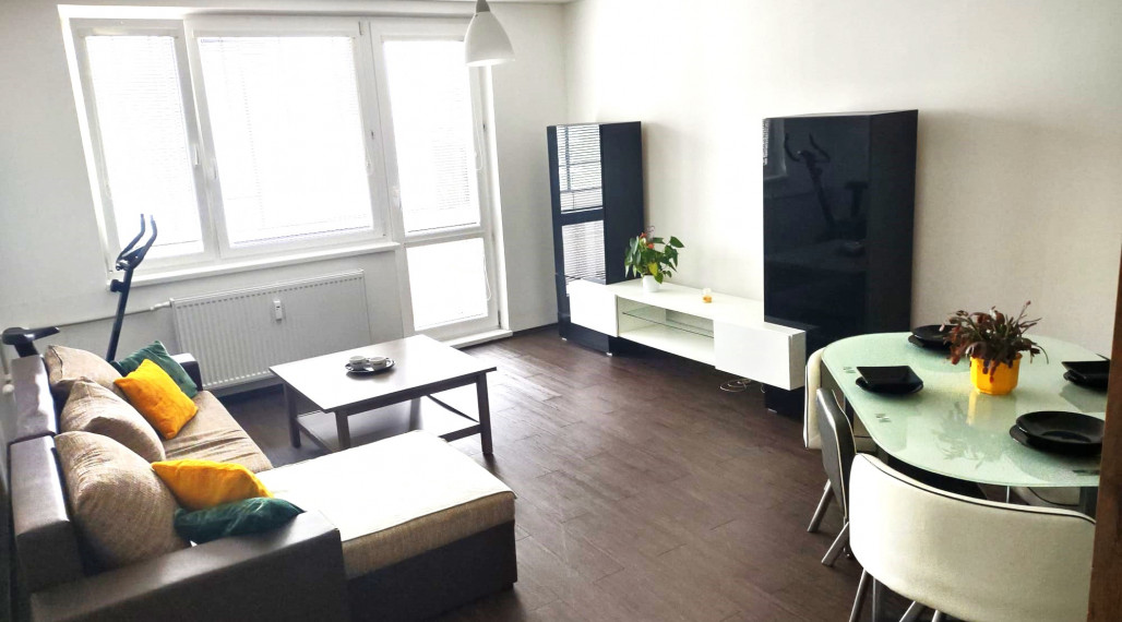 AG reality I NA PREDAJ   komplet zariadený 3-izbový byt  Petržalka