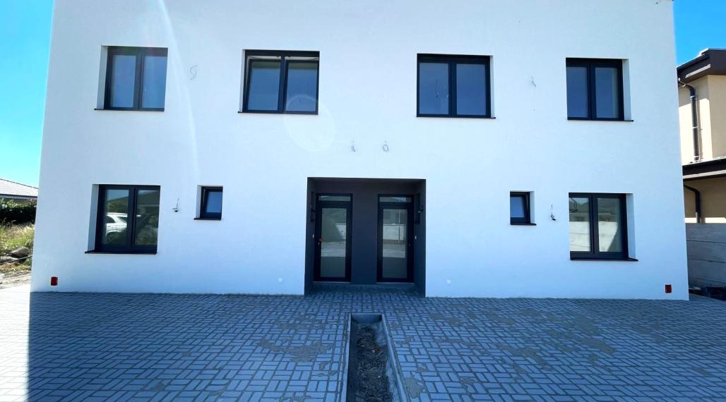 AG REALITY I NA PREDAJ  POSLEDNÝ - 4 IZBOVÝ MEZ. BYT V DVOJDOME v Miloslavove