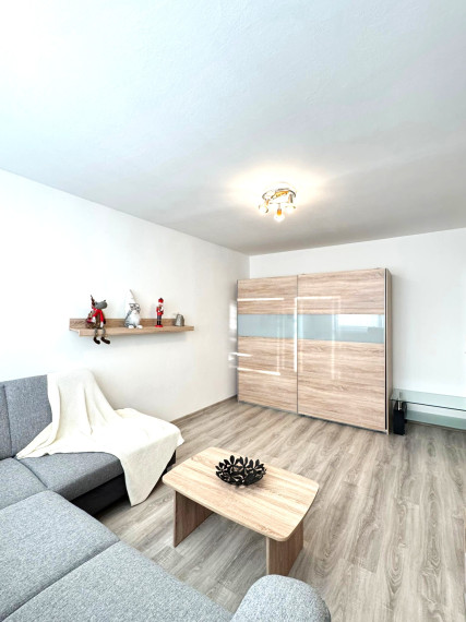 AGREALITY- NA PRENÁJOM KOMPLETNE ZARIADENÝ 1I. BYT V BLÍZKOSTI VRAKUNSKÉHO LESÍKA