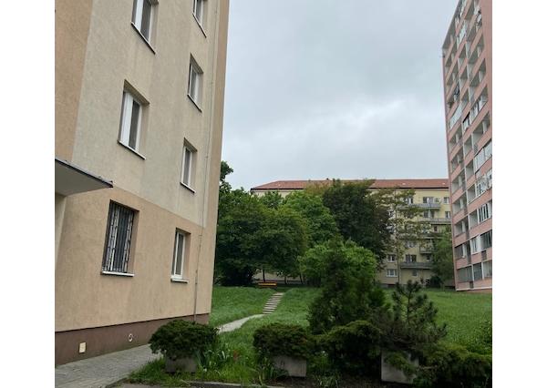 AG Reality I Na predaj 3,5 izbový byt na Račianskej ul. - na rekonštrukciu podľa Vašich predstáv