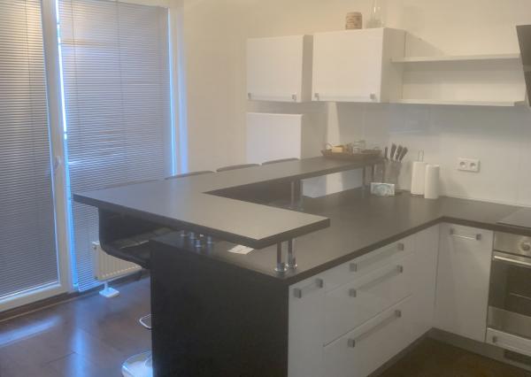 AG reality I na prenájom veľký 3 izbový byt s dvoma balkónmi v Hviezdnom bývaní