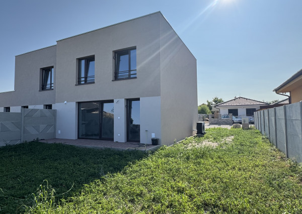 AG REALITY I NA PREDAJ NOVOSTAVBA- 4 IZBOVÝ MEZ. BYT V DVOJDOME