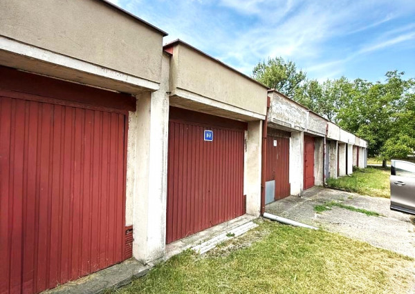 AG REALITY I NA PREDAJ – GARÁŽ, PIEŠŤANY, DOPRAVNÁ ULICA