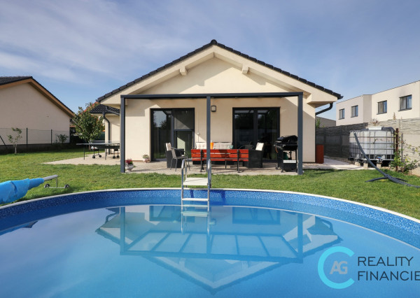 AG REALITYI NA PREDAJ NOVOSTAVBA - priestranný 4 izb rodinný dom bungalov