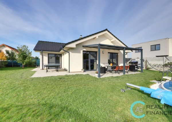 AG REALITYI NA PREDAJ NOVOSTAVBA -ZNÍŽENÁ CENA-   priestranný 4 izb rodinný dom bungalov