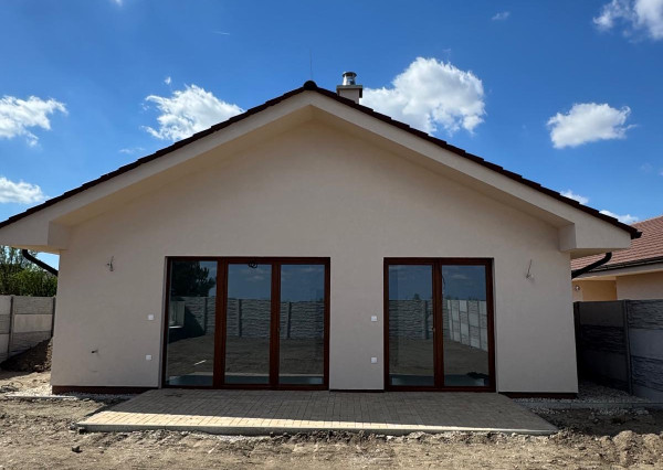 AG REALITY I NA PREDAJ SAMOSTATNÉ ROD.DOMY 4 IZB- MILOSLAVOV