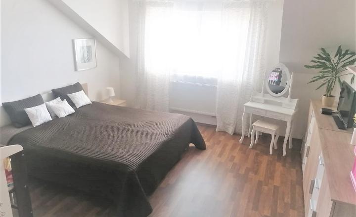 AG reality I na predaj priestranný 5-izbový rodinný dom v Hornej Potôňi - fotografia 9