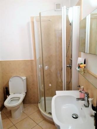 AG reality I na predaj priestranný 5-izbový rodinný dom v Hornej Potôňi - fotografia 15