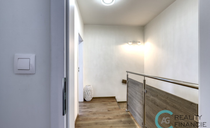 AG reality I PREDANÝ   3 izb  byt  so záhrad.  -mezonet  Miloslavov  zariadený - fotografia 14