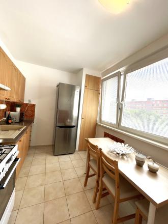 AG Reality IPRENAJATÝ  ZARIADENÝ 3I. BYT S VOĽNÝM PARKOVANÍM PRED BYTOVÝM DOMOM - fotografia 3