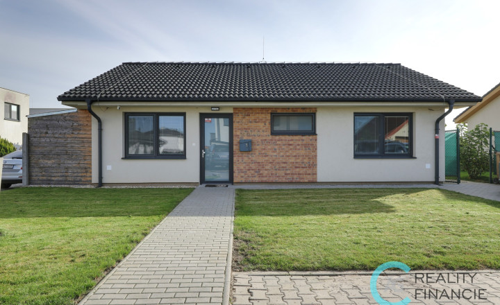AG REALITYI PREDANÝ   NOVOSTAVBA - priestranný 4 izb rodinný dom bungalov - fotografia 23