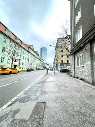 AG REALITY I NA PREDAJ GARÁŽOVÉ STÁTIE V STAROM MESTE - BLUMENTÁLI - fotografia 2